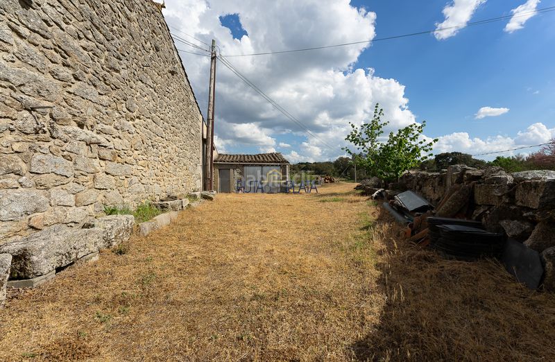 Foto b41b38d0-99ce-40bd-8880-e6f9c5c3cbe8. Masia a calle gamones 9 a Moralina