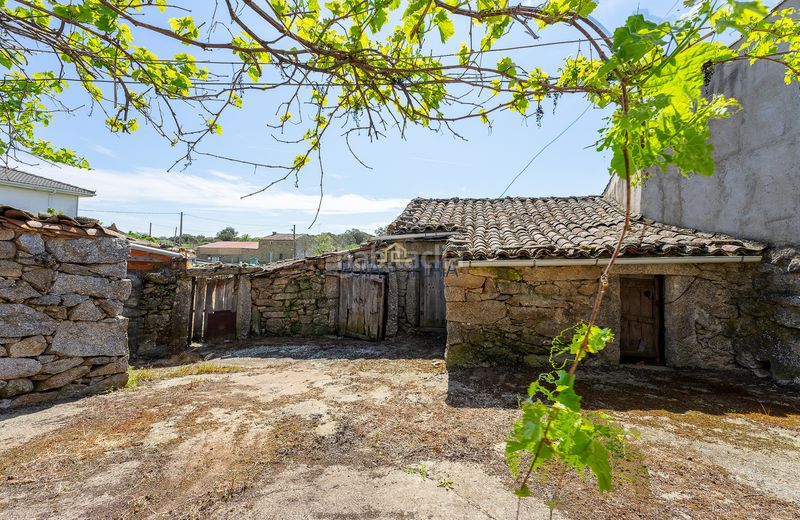 Foto b4661834-dca0-41eb-a4db-eb24ceed0356. Masia a calle gamones 9 a Moralina