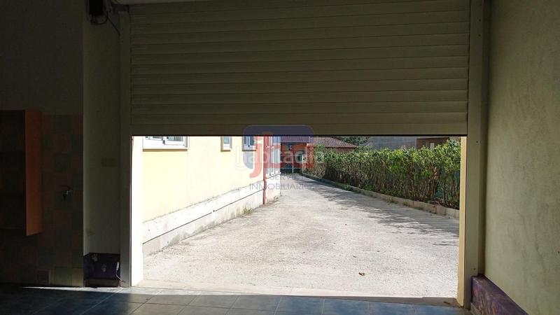 Foto 09a46f06-eb80-4c59-895e-e850c543f0c8. Chalet en Coles