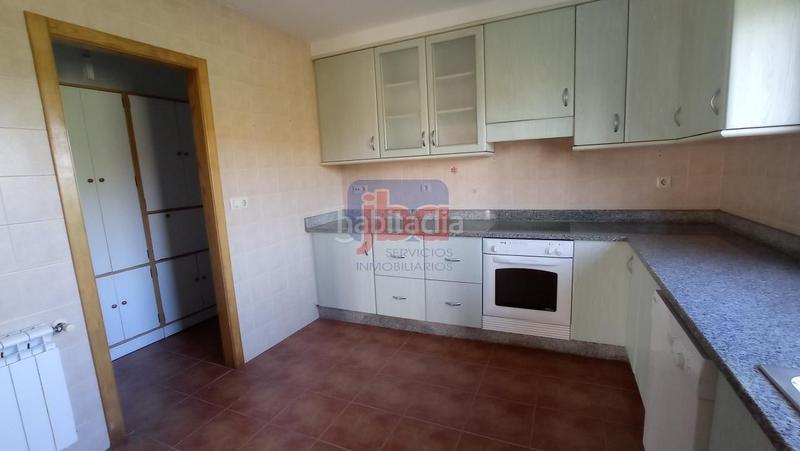 Foto 45b421e0-0ff0-419f-b682-365a8fba5628. Chalet en Coles