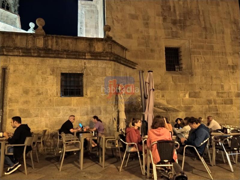 Foto f3a755db-4442-4e5b-959b-de87e7e9321b. Pas-de-porte local commercial dans Casco Viejo Ourense