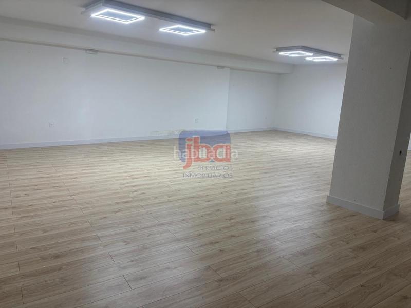 Foto 8ea5a6c2-33bf-4174-9a08-8be51def2a68. Alquiler local comercial en Centro Ourense