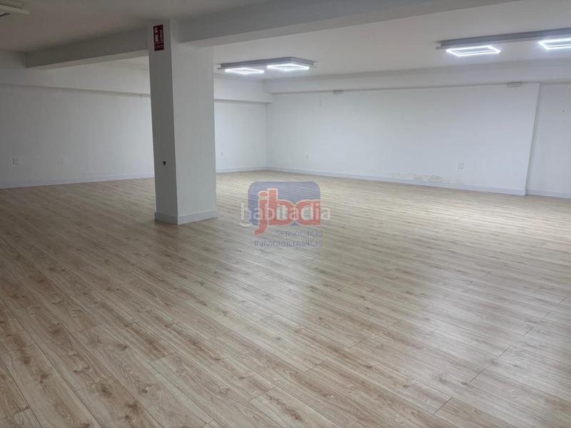 Foto b4aae3fa-a7e5-47c4-8b5b-043ba7785985. Alquiler local comercial en Centro Ourense