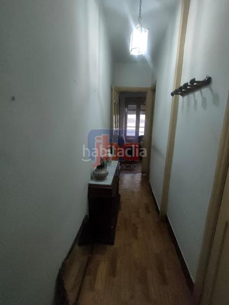 Foto 4a8df4aa-26e8-40d7-b0cd-9a2b87a5aee8. Édifice dans Casco Viejo Ourense