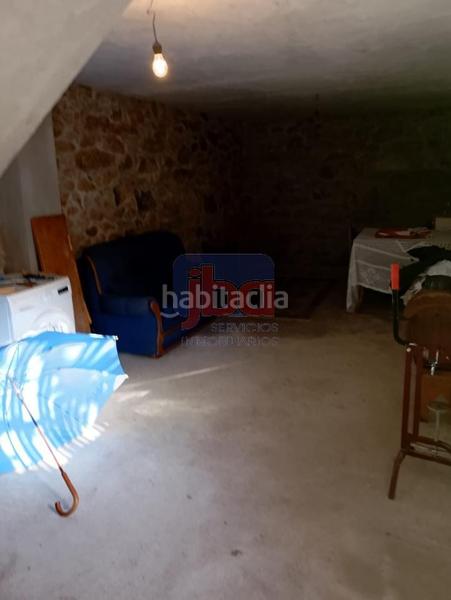 Foto 551466f6-2cd0-4896-b943-1ac3aff78c6f. Casa a Lobeira