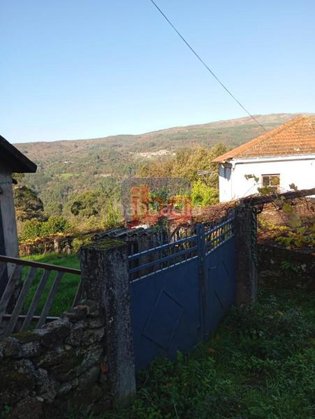 Foto f9222c37-a5fc-4aaa-9e5d-8c484ff2e7cb. Casa a Lobeira