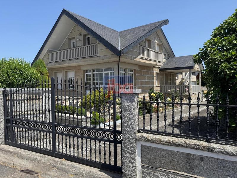 Foto 0e79c6a9-cb9a-4d18-9e91-4c8868577294. Chalet mit heizung parking in Xinzo de Limia