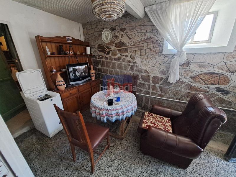 Foto 5485ce29-a9c1-4653-8977-58d5f0bc9ec8. Casa con riscaldamento in Peroxa (A)