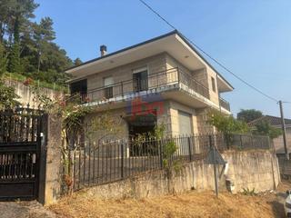 Maison à Castrelo de Miño