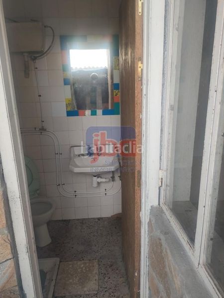 Foto 732d184c-4b16-4d41-90c9-24172cc5b833. Local comercial a Coles