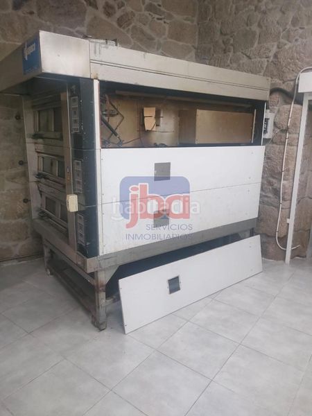 Foto f44e5b94-0775-4b82-a7c7-8c2b51d96cd8. Local comercial a Coles