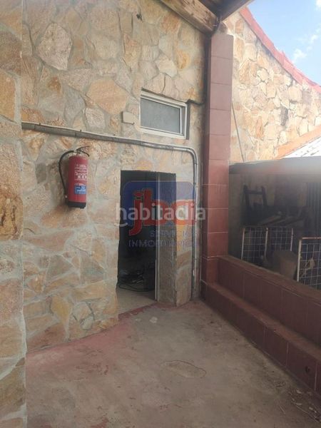 Foto fcb2ba62-d7de-4530-8ef3-065235c190de. Local comercial a Coles