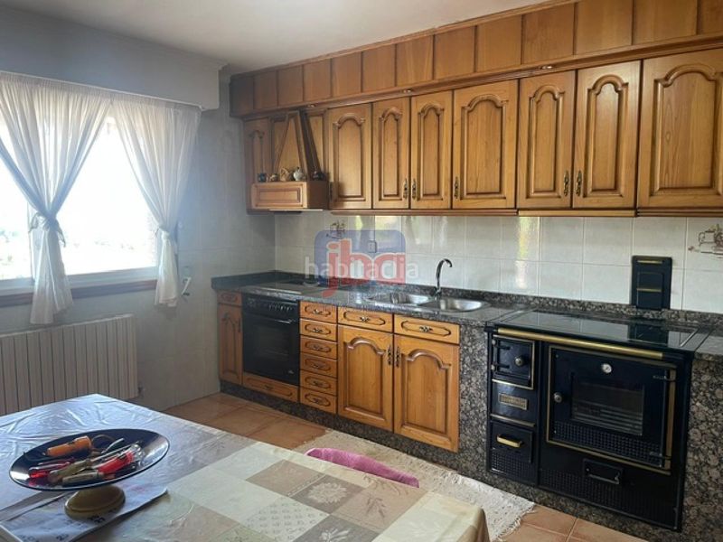 Foto de231452-ebe3-40bf-9e09-675d554aa6aa. Casa amb calefacció aparcament a Pereiro de Aguiar (O)
