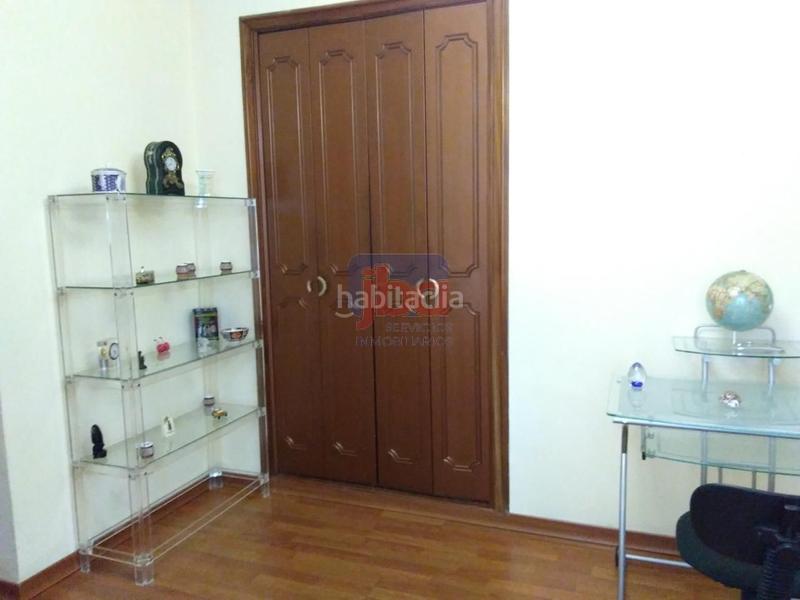 Foto 407a4502-2c69-48b4-8df4-fb558d3ec96e. Piso en Centro Ourense
