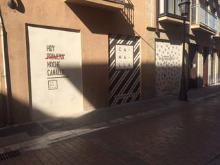 Location Local commercial à Calle de san andrés 9d. 130 metros cuadrados , de local con tres huecos a fachada para e