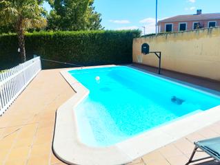 Xalet a Santa Marta de Tormes. Mardesa salamanca vende chalé de lujo en las villas de valdelagu