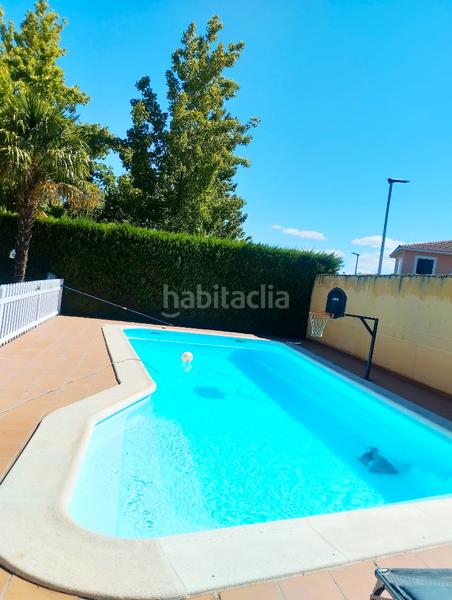 Foto 1cae6a05-03db-4fc7-9675-f1a43c1e9f37. Chalet con camino riscaldamento parcheggio piscina in Santa Marta de Tormes