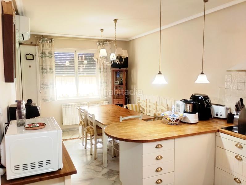 Foto 2743fcad-de7c-45bd-8cdb-709c24a78310. Chalet con camino riscaldamento parcheggio piscina in Santa Marta de Tormes