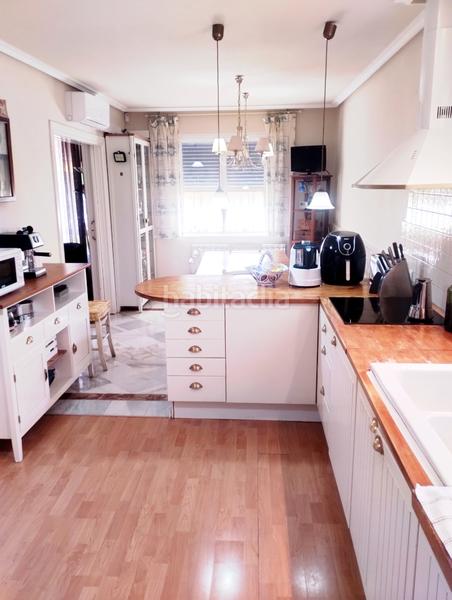 Foto 2d4d3492-b8f0-41fc-a86c-32f69928be8c. Chalet con camino riscaldamento parcheggio piscina in Santa Marta de Tormes