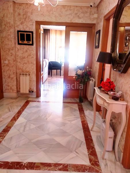 Foto d754b2e2-fc4e-4046-97e1-b96246df4f5a. Chalet con camino riscaldamento parcheggio piscina in Santa Marta de Tormes