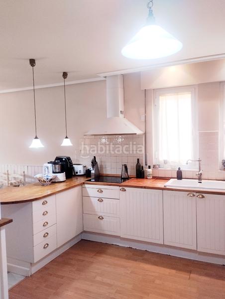 Foto fa788c53-befd-4991-8caf-b5ded66c2383. Chalet con camino riscaldamento parcheggio piscina in Santa Marta de Tormes