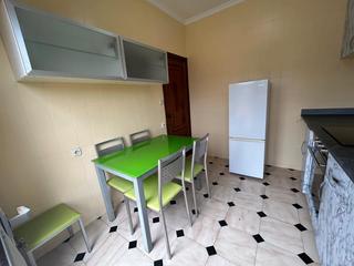 Alquiler Casa  Rúa milladas 42. Primera planta de una casa