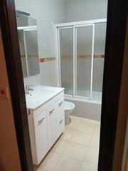 Lloguer Apartament  Rúa de pizarro 55. Amplio estudio con cama y cocina independiente
