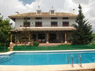 Terreny residencial a Pedanías - Extrarradio. Espectacular parcela de 2264m, con piscina, pista de tenis en ur