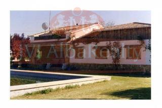 Chalet in Pedanías - Extrarradio. Vende chalet en urbanizacion de lujo 5dormitorios piscina privad