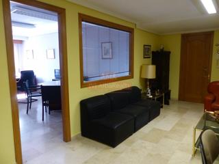 Rent Office space in Carretas - Pajarita. 80 metros de despacho con 2 oficinas en pleno centro de la ciuda