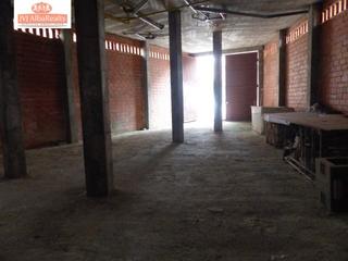 Lloguer Local Comercial a Carretas - Pajarita. Local en el centro !! en basto 200 m2 en planta baja 200m2 de so