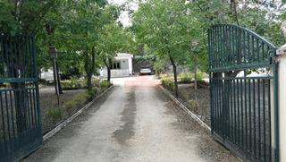 Chalet in Pedanías - Extrarradio. Se vende casa con terreno de más de 3000 mts en la urb. ojos de