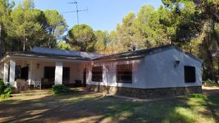 Terreny residencial a Pedanías - Extrarradio. Parcela con casa y piscina en urb. los pinares del jucar