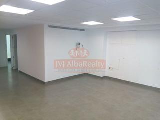 Alquiler Oficina en Centro. Se alquila entreplanta excelente estado diafana 60m. preparada p