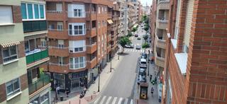 Alquiler Piso en Centro. Ocasión ! se alquila pisazo de 3 dormitorios con opcion a garaje