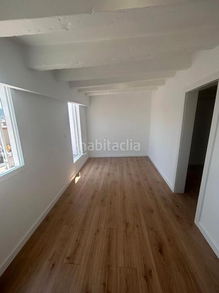 Foto efc40cc4-8eab-4069-9c81-d7165d4f7e19. Ático espectacular piso en el centro al lado de plaza universidad en Barcelona
