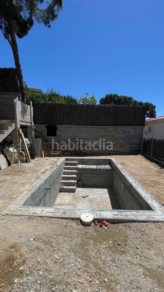 Foto a8d9b8bf-6924-44e3-9e00-2615e1273bd1. Xalet amb aparcament piscina a Cabrils
