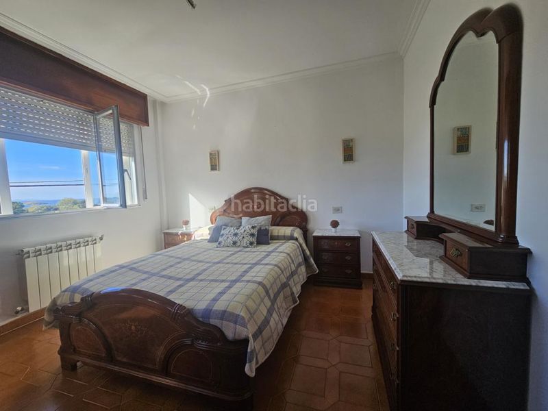 Foto f7d1fd52-2fc9-4d37-bee3-6a879916ffde. Casa a lugar 15 a Boiro