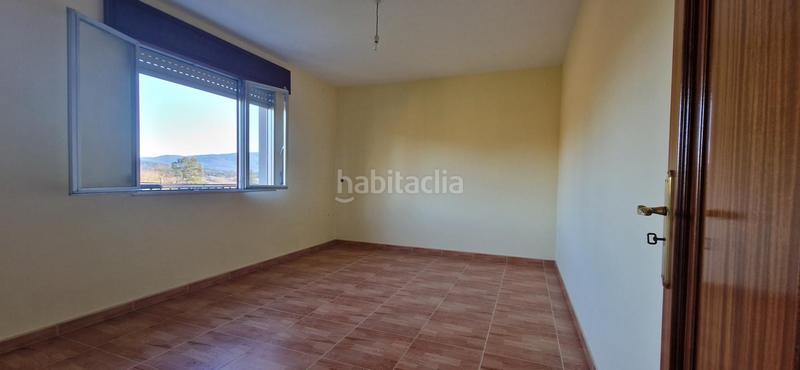 Foto b69b7b47-d46a-4f1c-b123-6a5cf1b7db32. Casa con parcheggio in Dodro