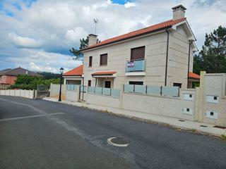 Maison à Aldea atalaia 27c. Chalet a estrenar en rianxo