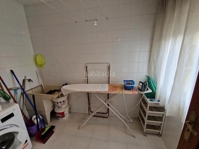 Foto f9a5d891-ee4c-46d2-872e-058e79853e51. Piso en rúa principal 121 piso , centrico en Boiro