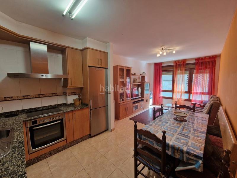Foto fa5fa0f9-a670-45a9-8112-fd3ef7426372. Piso en calle peralto 24 piso , zona peralto en Boiro