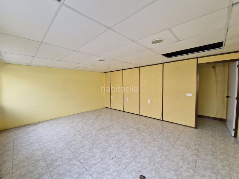 Foto 6689b650-b3e7-4500-8c7f-695271ffb46b. Local comercial a rúa principal 115 a Boiro