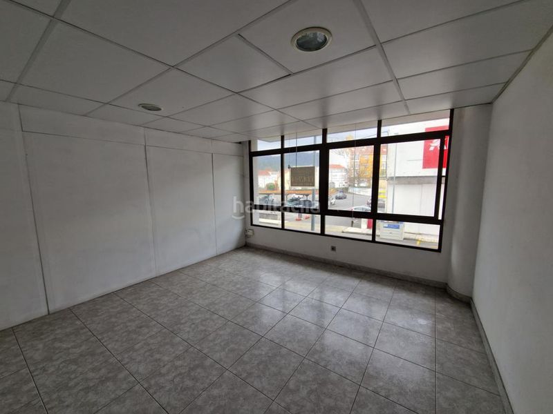 Foto d21dc8a5-e67c-4e62-82b1-eb446effc6df. Local comercial a rúa principal 115 a Boiro