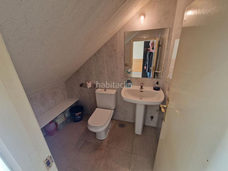 Foto fce2c977-73d7-41ec-92e2-a402da654a81. Local comercial a avenida da constitución 49 a Boiro