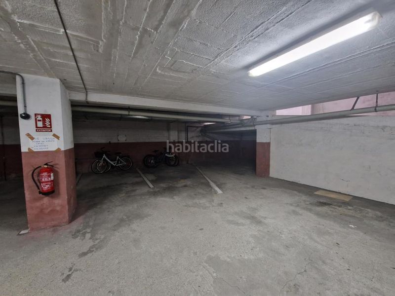 Foto 613cd7fe-5db9-4605-857d-f6d0dffde692. Parking coche en rúa estatuto de galicia 12 plazas de garaje en Boiro