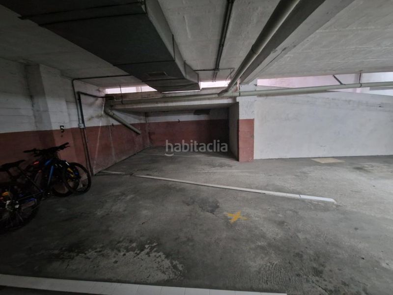 Foto dca2ba98-f7bf-4bbb-9cb6-653d99e5a64e. Parking coche en rúa estatuto de galicia 12 plazas de garaje en Boiro