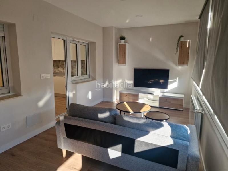 Foto 2913fa9e-30cb-4e75-9efb-80588f6b07eb. Pis a rúa luís seoane 4 a Arzúa