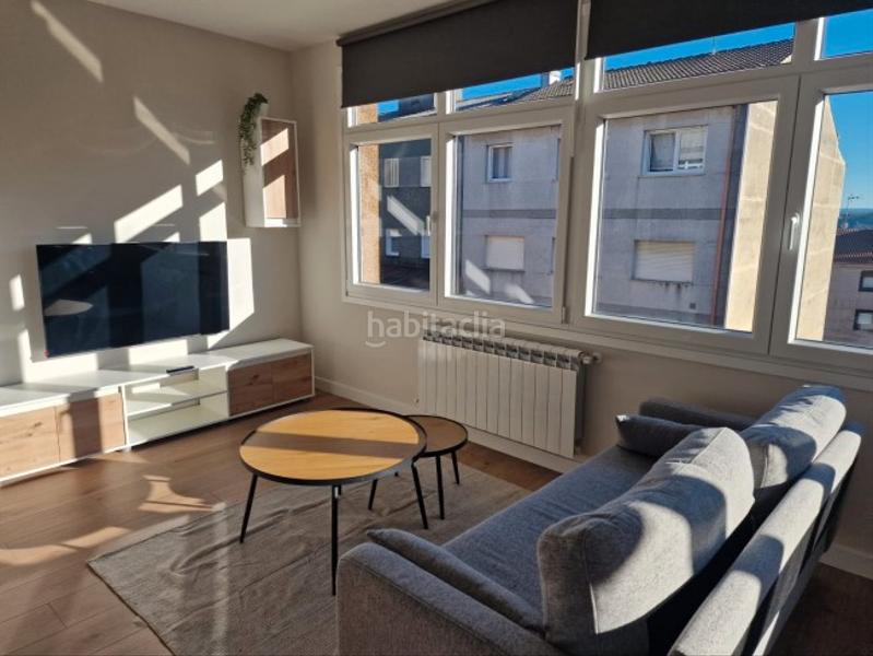 Foto cff0fbf5-9c92-4790-a81c-1f26b4431550. Pis a rúa luís seoane 4 a Arzúa