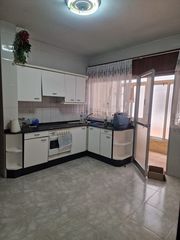 Appartamento  Rúa de josé antonio 71. Vende 1ºpiso sin ascensor a un paso del centro